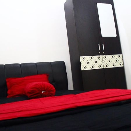 The Greenhouse Hotel ยอกยาการ์ตา ภายนอก รูปภาพ