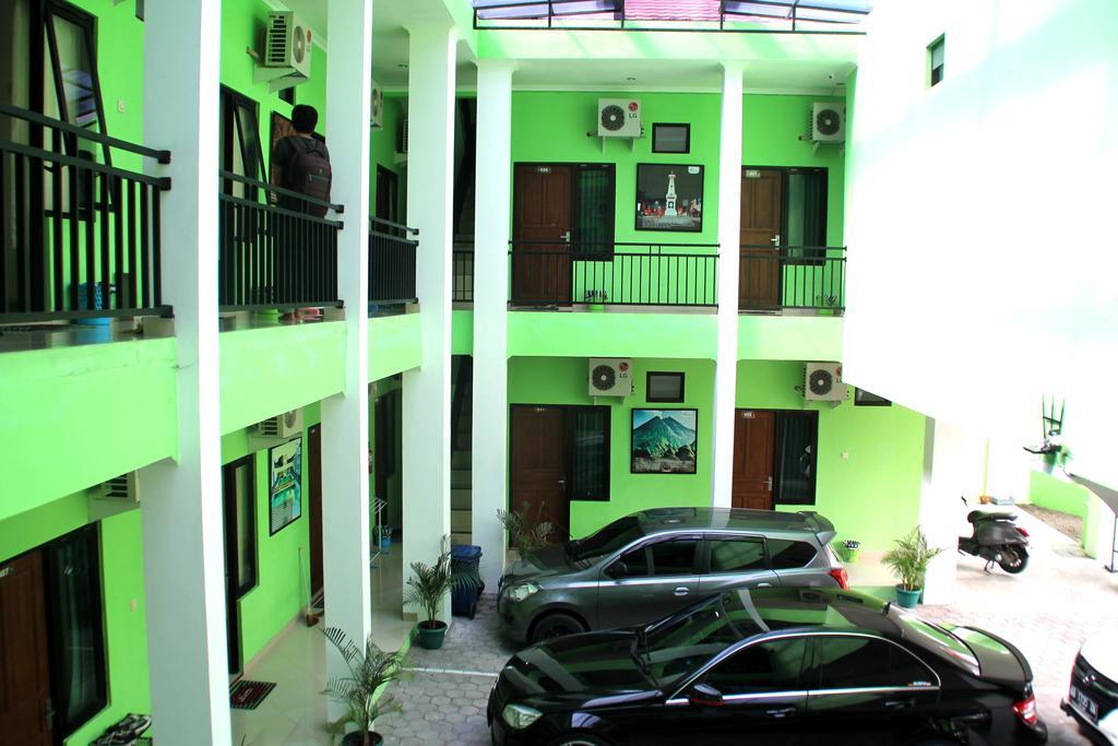 The Greenhouse Hotel ยอกยาการ์ตา ภายนอก รูปภาพ