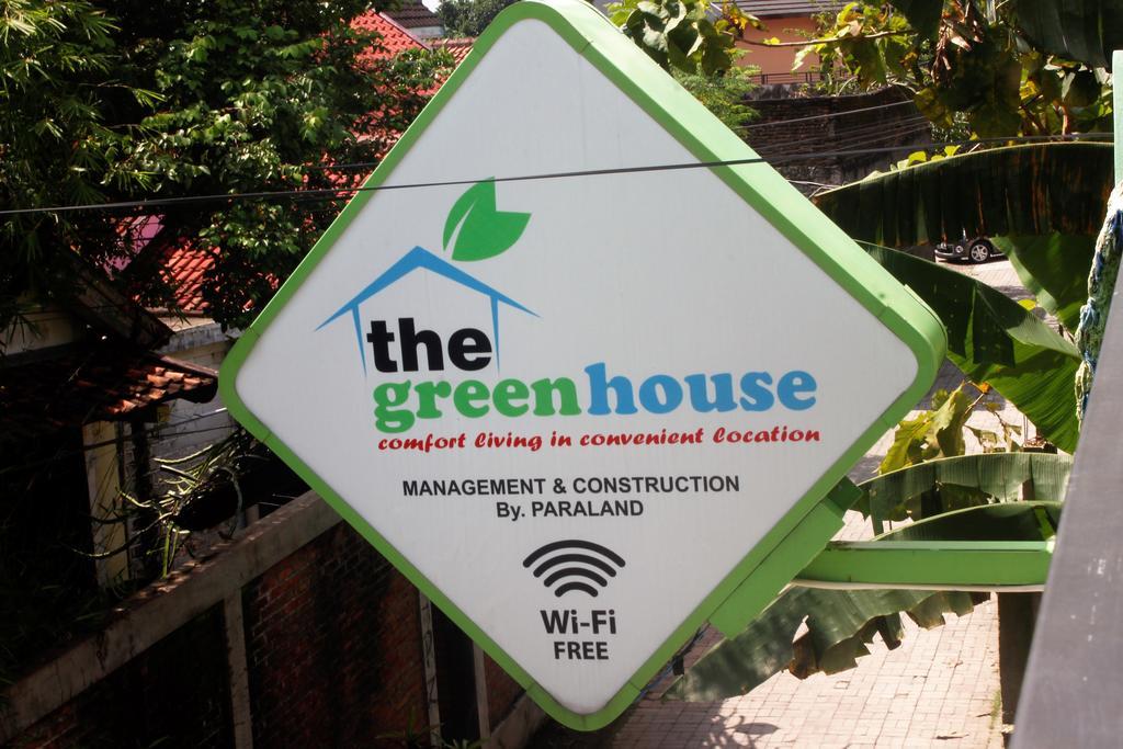 The Greenhouse Hotel ยอกยาการ์ตา ภายนอก รูปภาพ