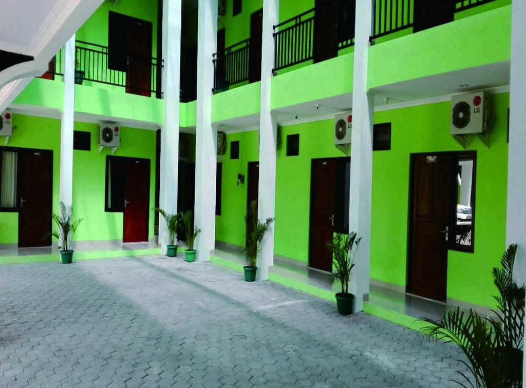 The Greenhouse Hotel ยอกยาการ์ตา ภายนอก รูปภาพ